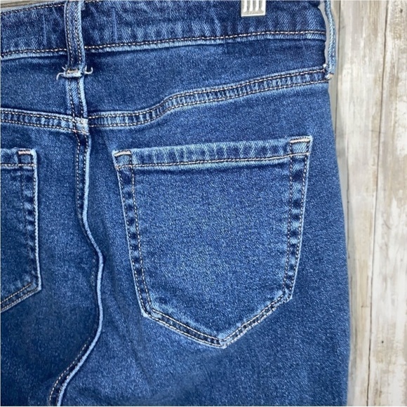 Abercrombie & Fitch The Skinny High Rise Jeans - Picture 5 of 6